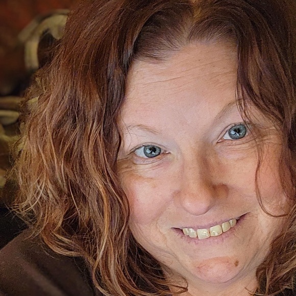 Meet your Posher, Kris - Picture 1 of 1